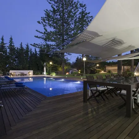 Cati Villa *